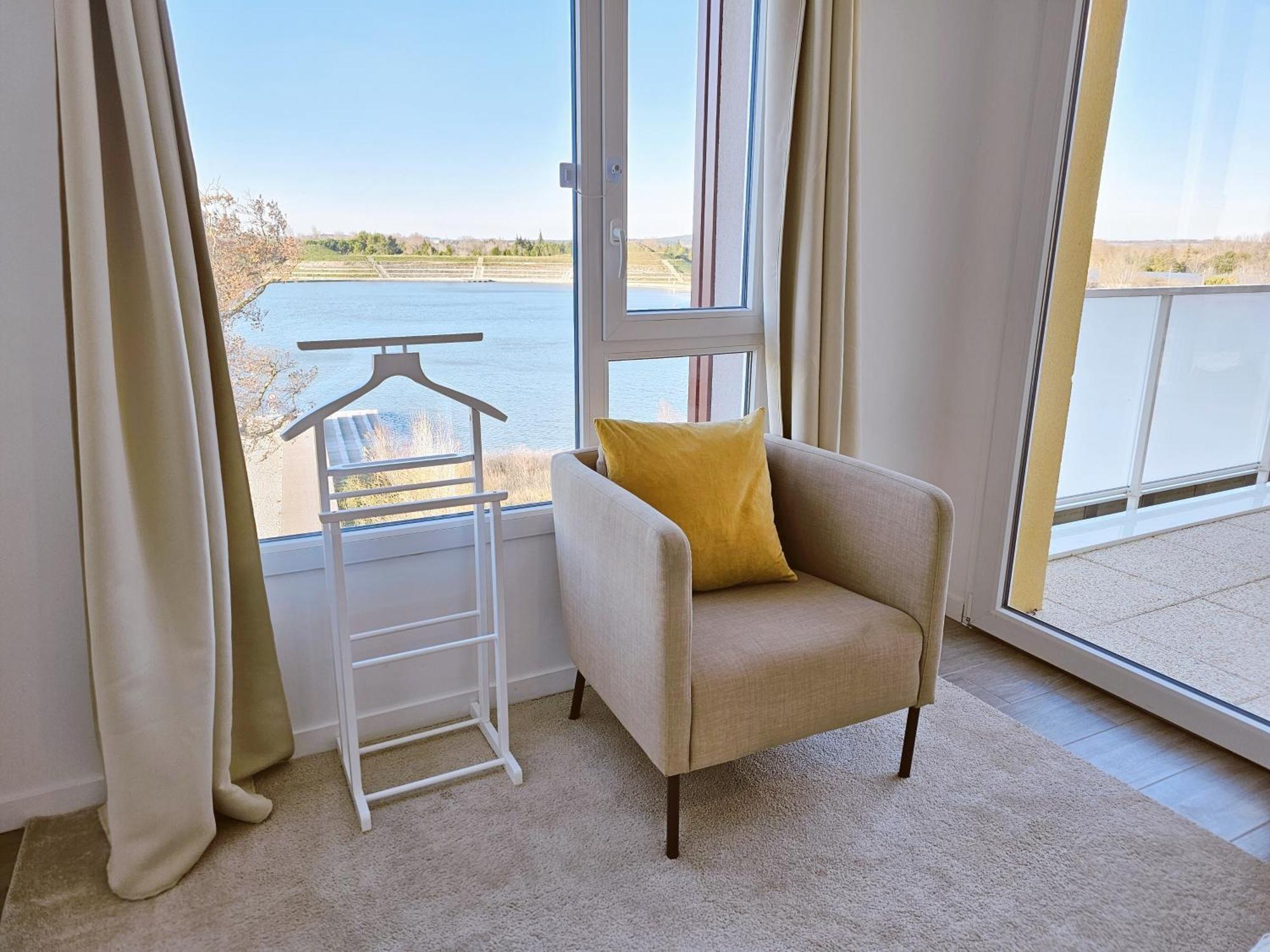 Lakeside Provence - Appartement 4 Etoiles Face Au Lac De Monteux Ngoại thất bức ảnh